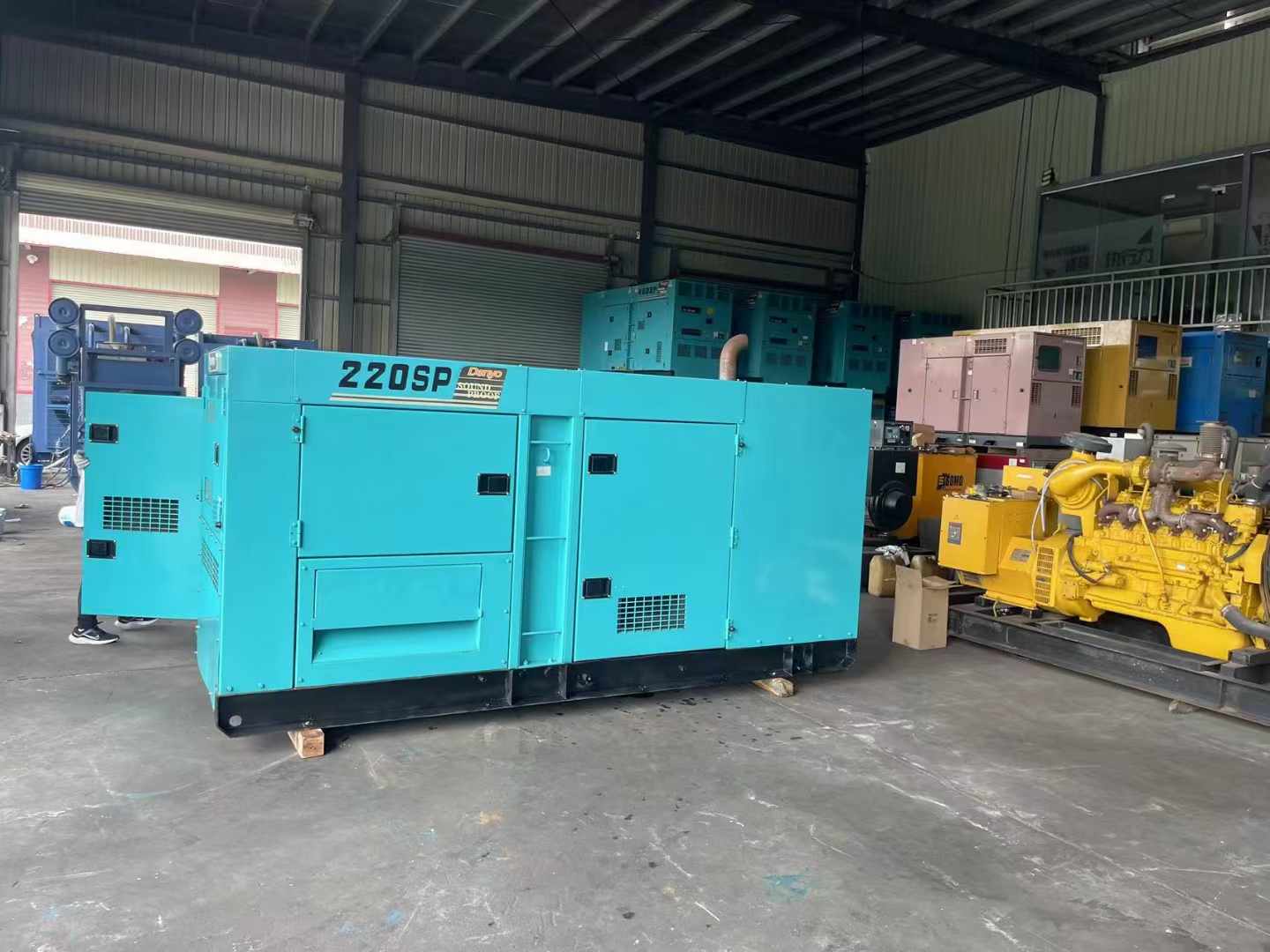 安图800kW 柴油发电机的输出电流波动范围是多少？