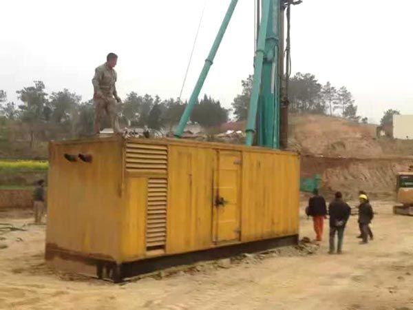 安图如何判断水冷式机油散热器密封件是否需要更换？